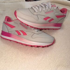 Reebok Women's Light Gray and Hot Pink Classic Leather Sneakers